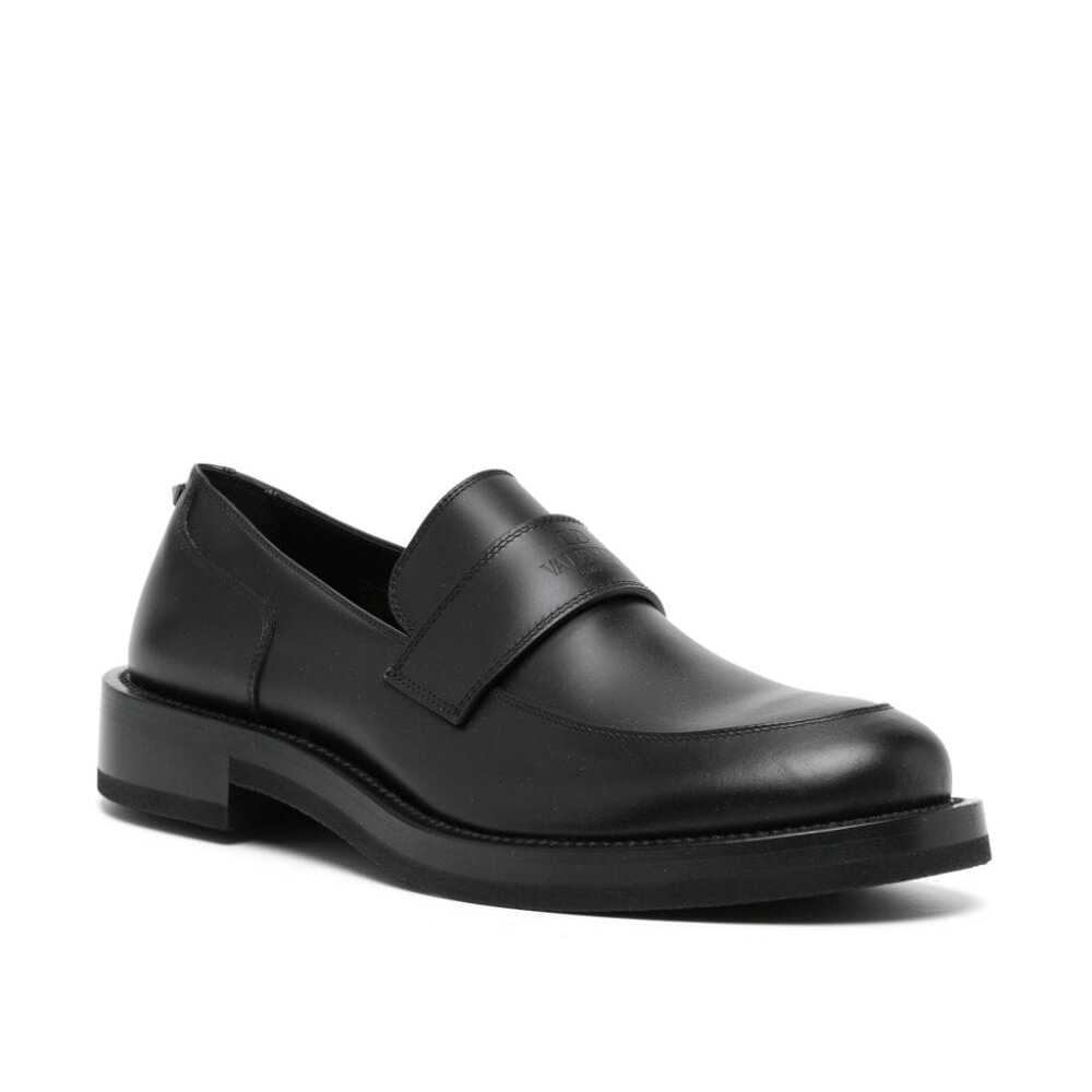 รองเท้าโลฟเฟอร์ Valentino Garavani Logo-Debossed Leather Loafers